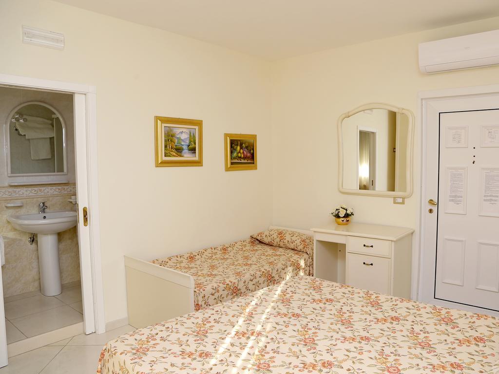 Hotel L'Airone Margherita Di Savoia Esterno foto