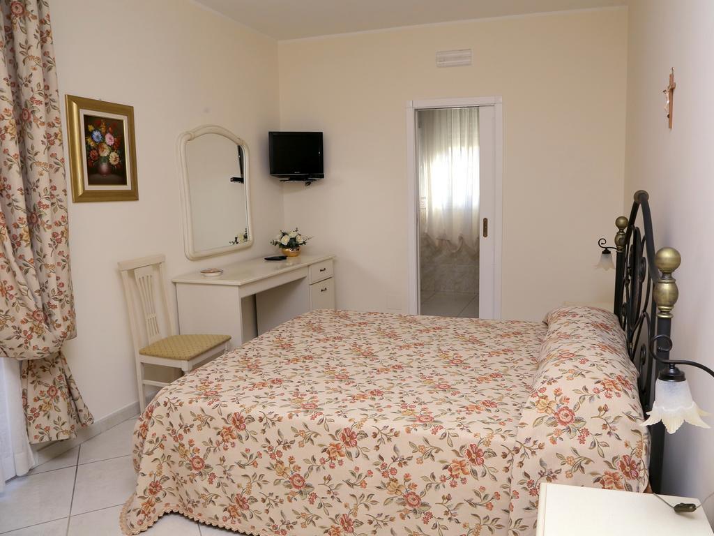 Hotel L'Airone Margherita Di Savoia Esterno foto
